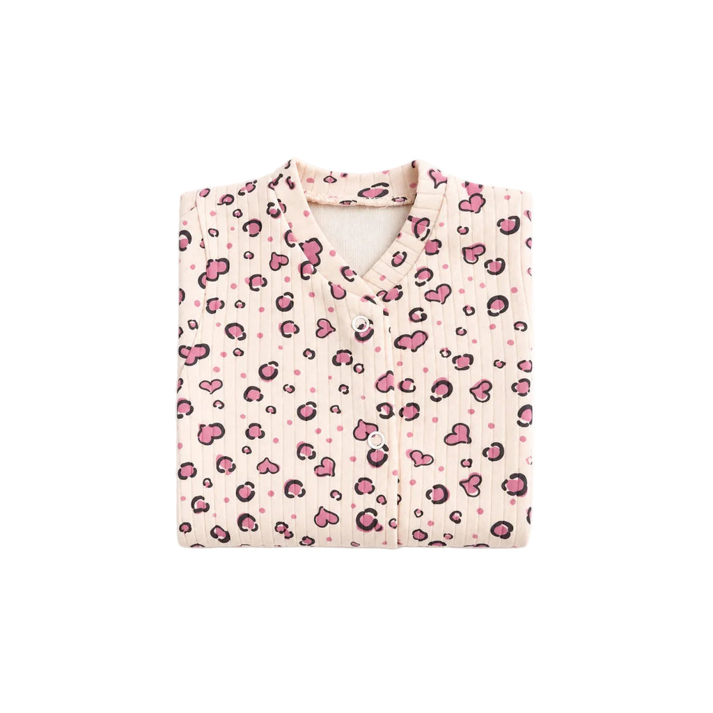 Creme-farbener Baby-Strampler mit Leopardenmuster